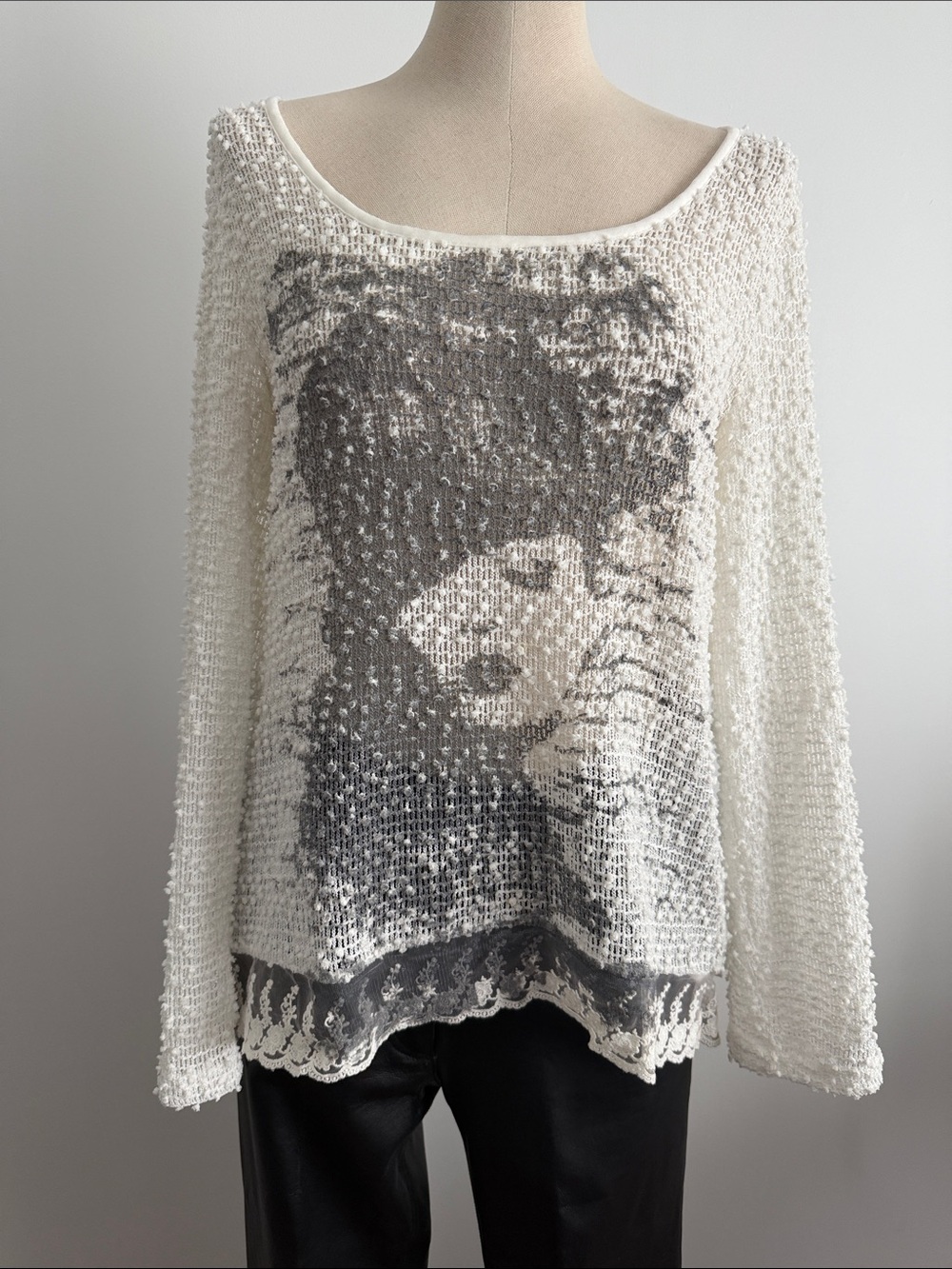 Tricotto Cream and Gray Knit Lace Hem Sweater Top